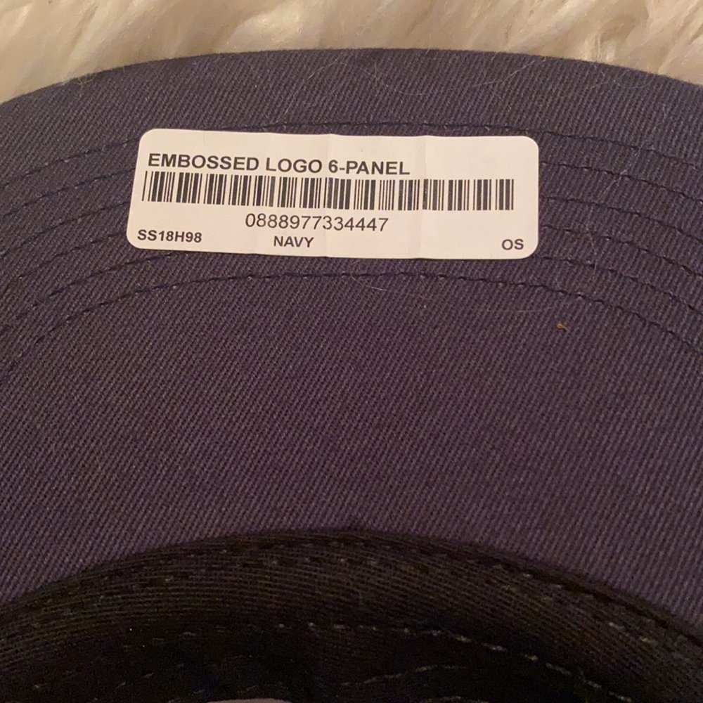Supreme Embossed Logo 6-panel cap - Picture 5 of 6